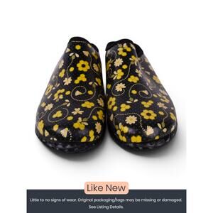 Western Chief Bumble Bee Garden Clogs